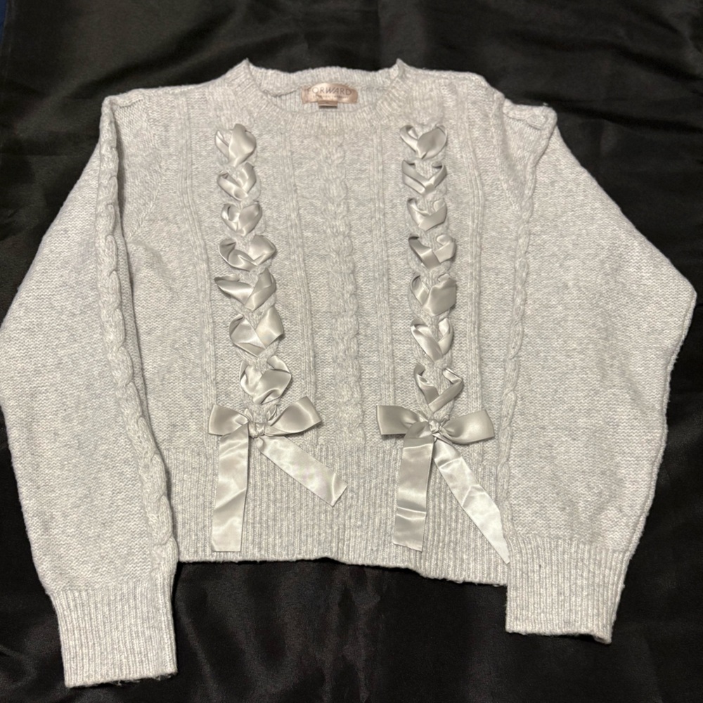 Elegant Gray Sweater with Ribbon Details